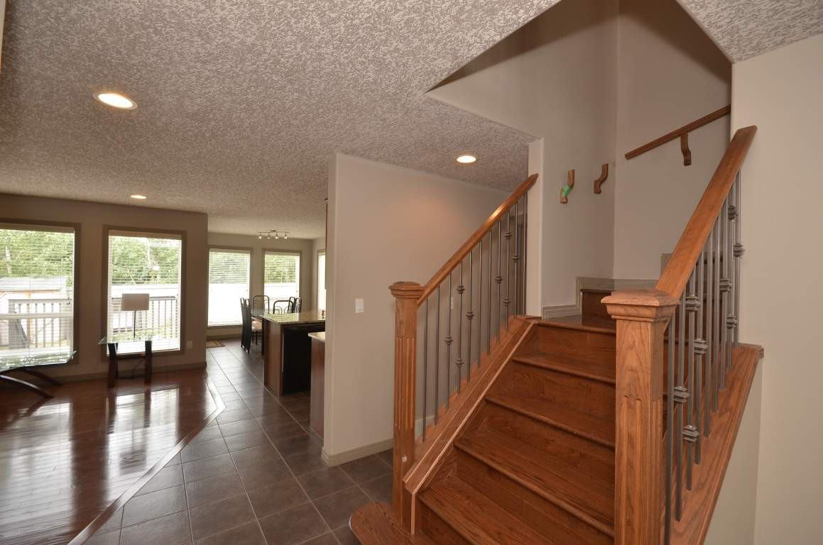 810 Lawrence Court Apartments 810 Lawrence Crt Nw, Edmonton, AB T6R