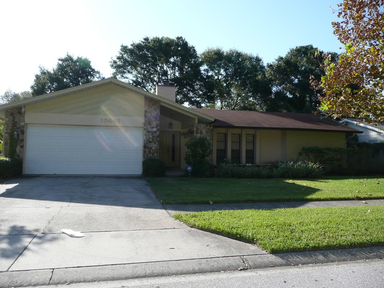 10443 96th St N - Photo 2 of 16