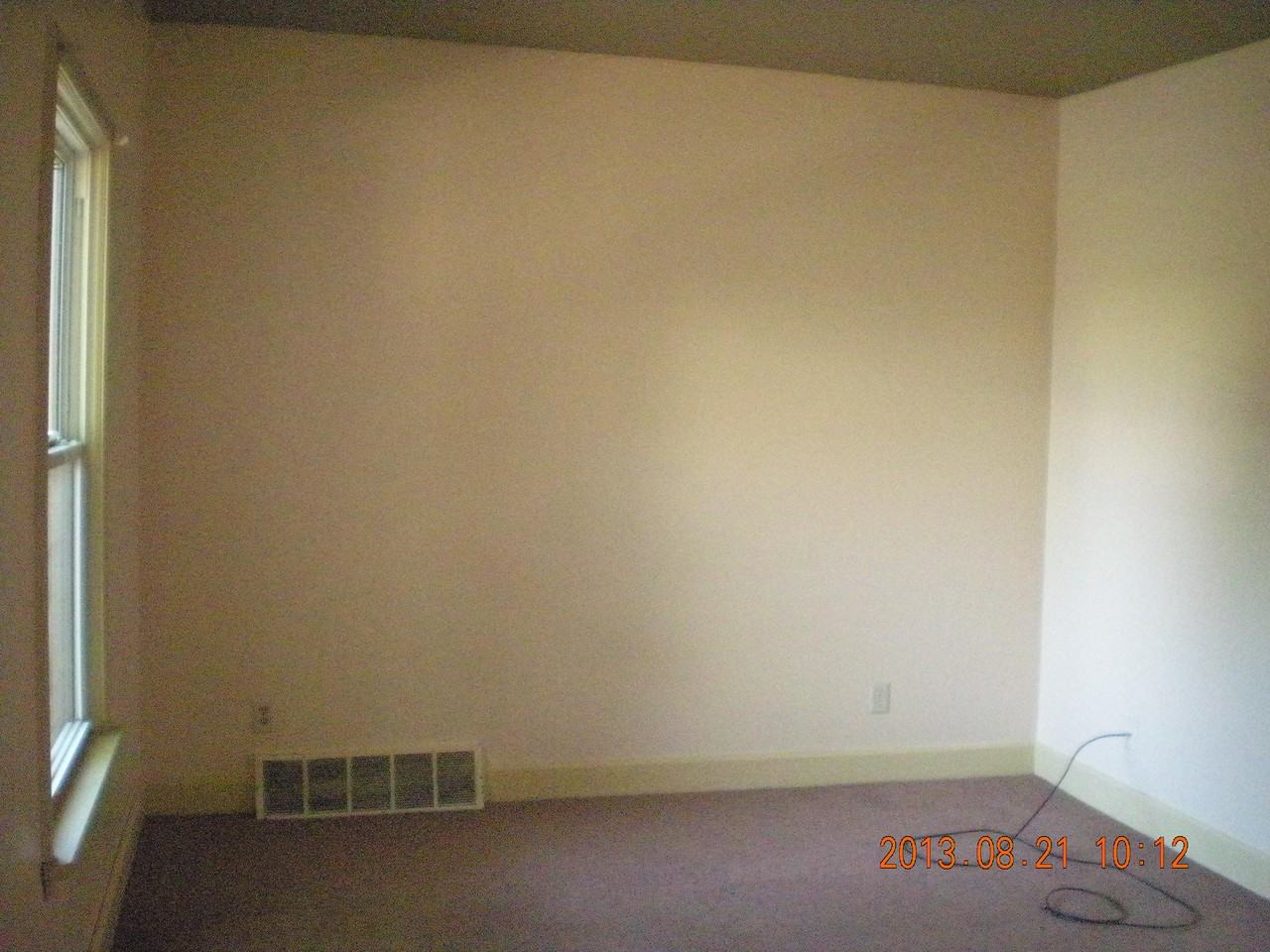 3140 N 34th St - Photo 3 of 4