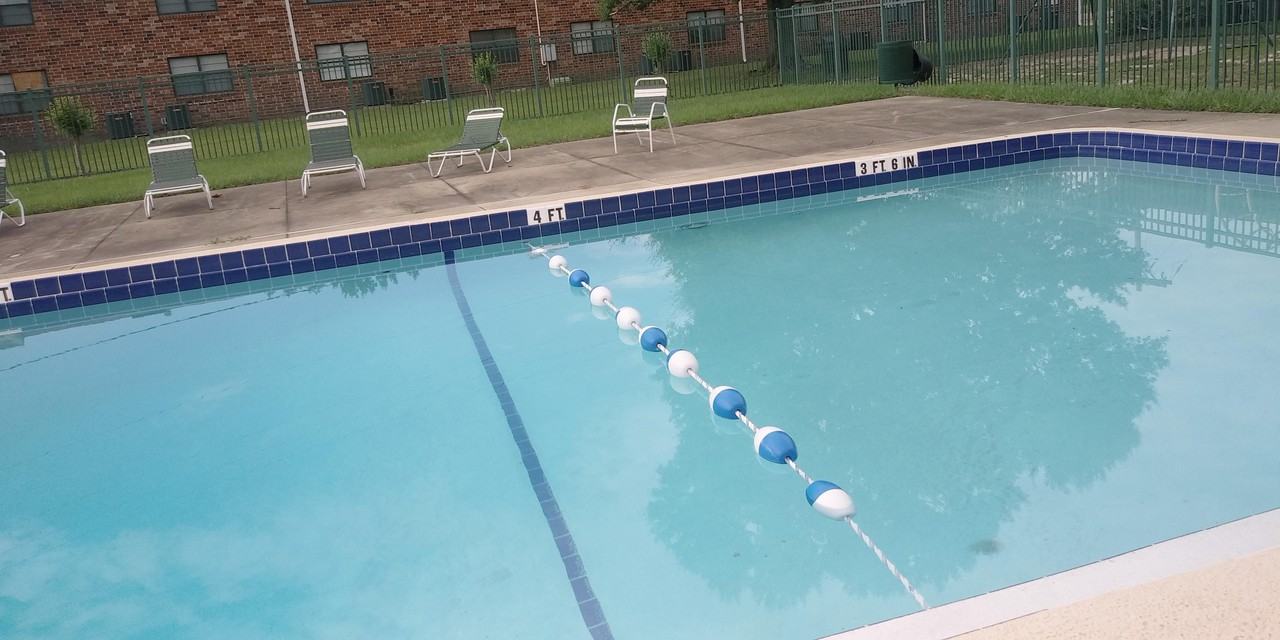 Monaco Arms Apartments - Photo 2 of 6