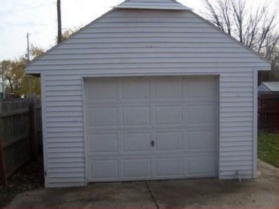 1204 Norton St - Photo 3 of 5
