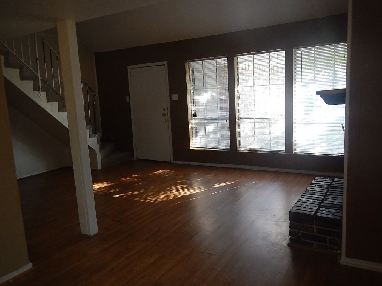 131 N Cottonwood Dr - Photo 3 of 10