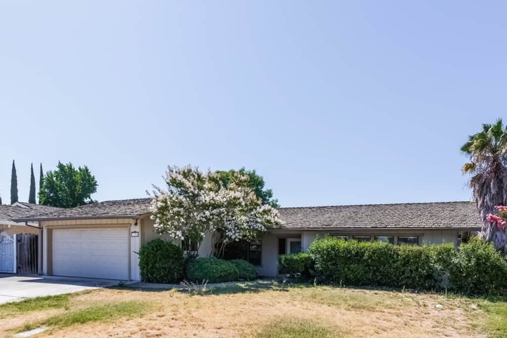 1306 Goldenoak Way - Photo 2 of 19