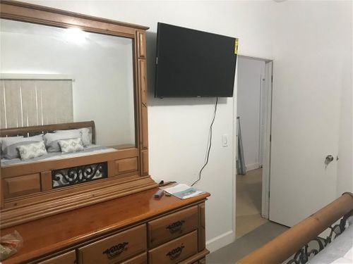 161 Nw 164th St - Photo 2 of 8