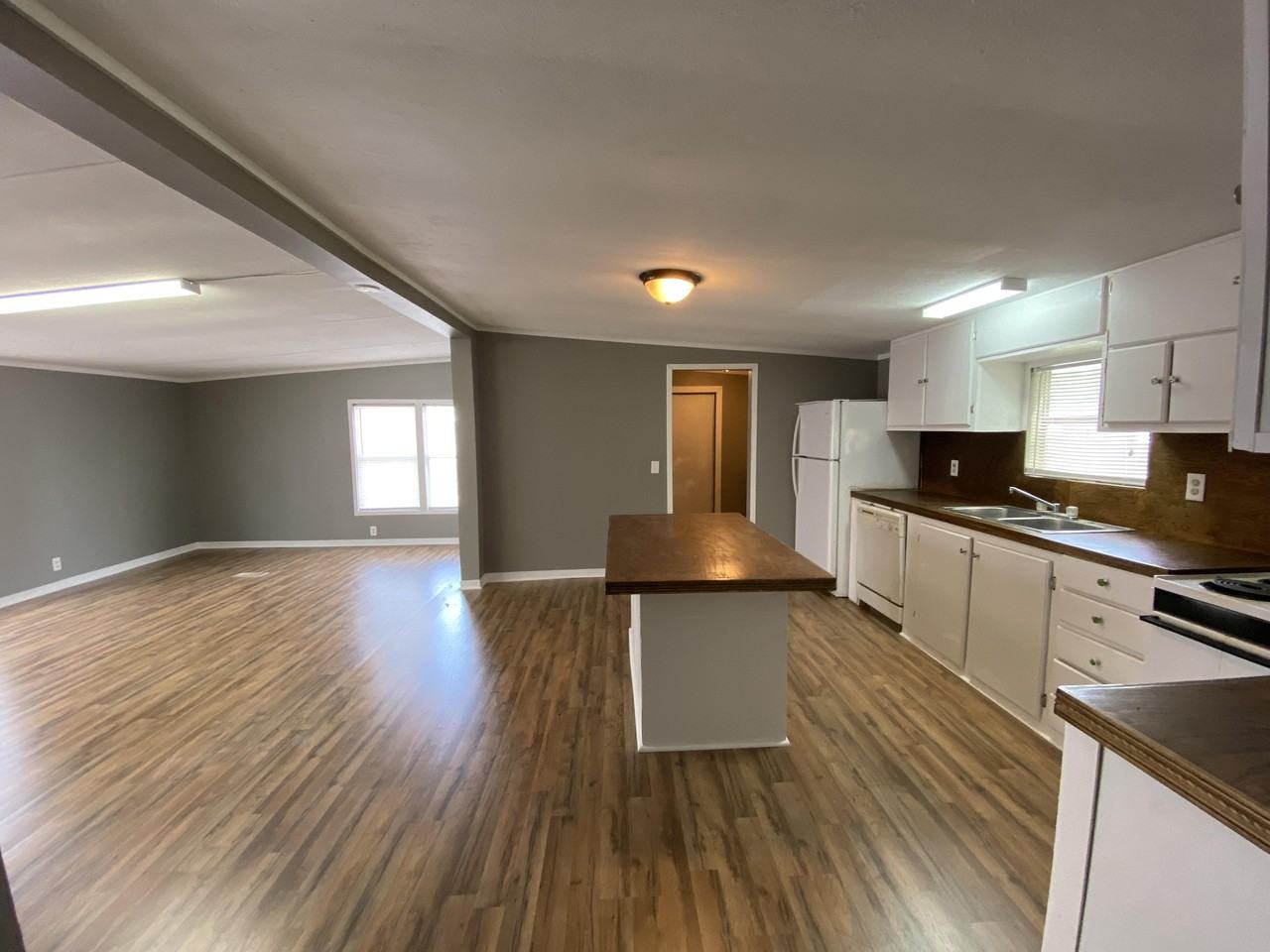 598 S Post Oak Rd - Photo 3 of 16