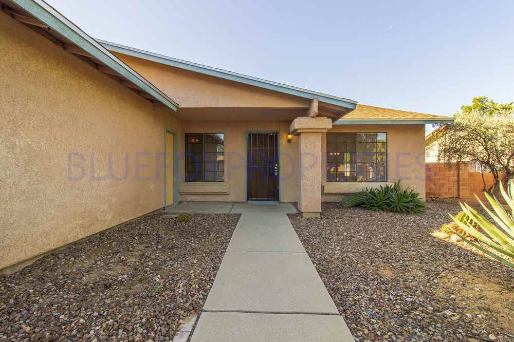 4667 W Bayberry St - Photo 2 of 19