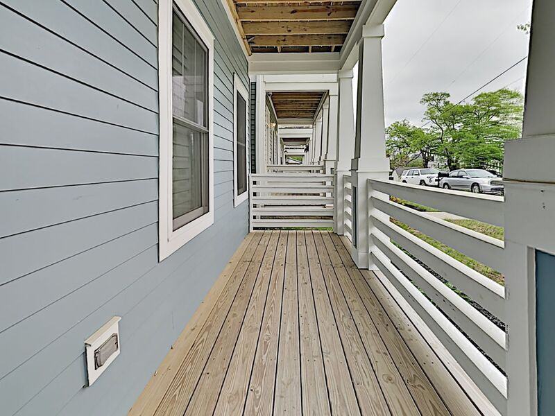 2302 Batavia St - Photo 3 of 26