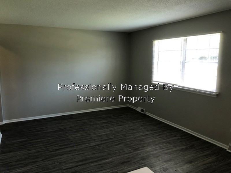 8404 Sterling Ave - Photo 2 of 16