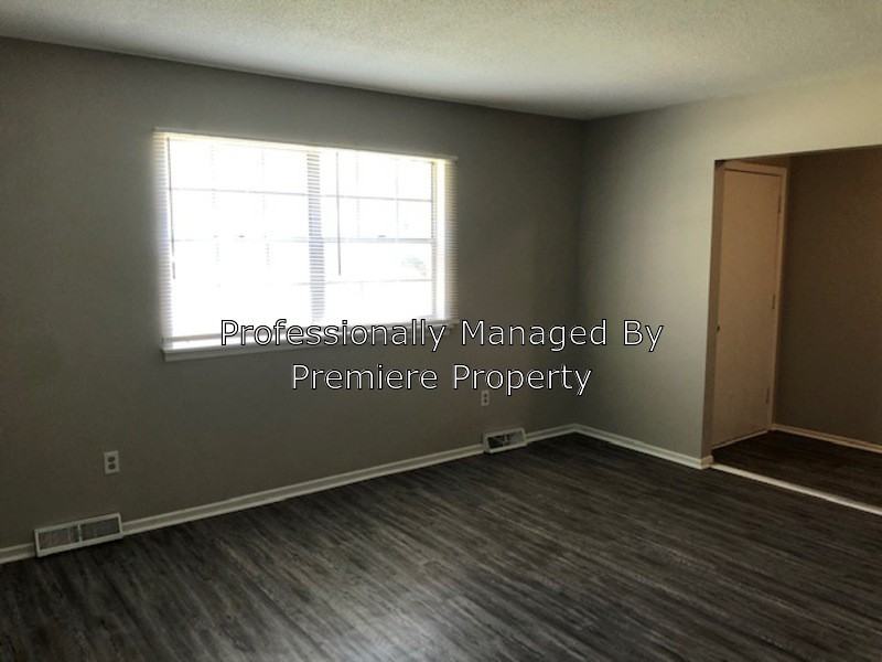 8404 Sterling Ave - Photo 3 of 16