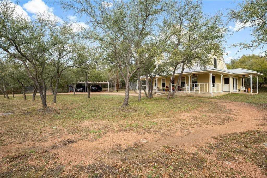 20900 Kathy Ln - Photo 2 of 17