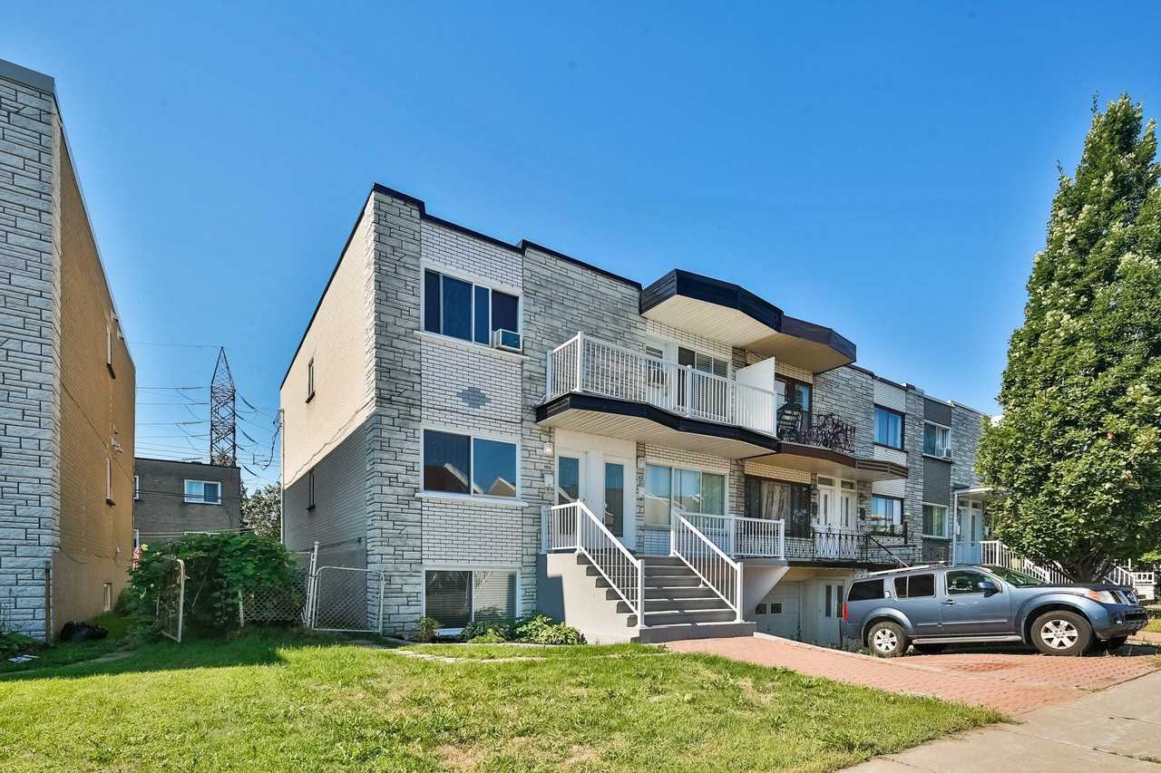 1054 Rue Sylvestre - Photo 2 of 21