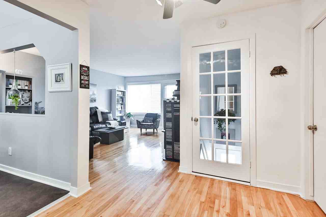 1054 Rue Sylvestre - Photo 3 of 21