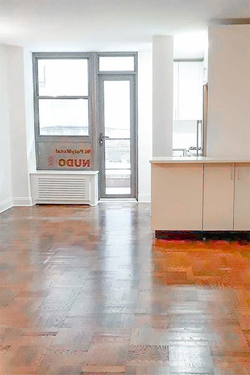 165 E 35th St #2D - Photo 3 of 7