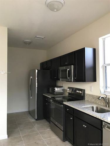 17001 Sw 90th Ter - Photo 3 of 8