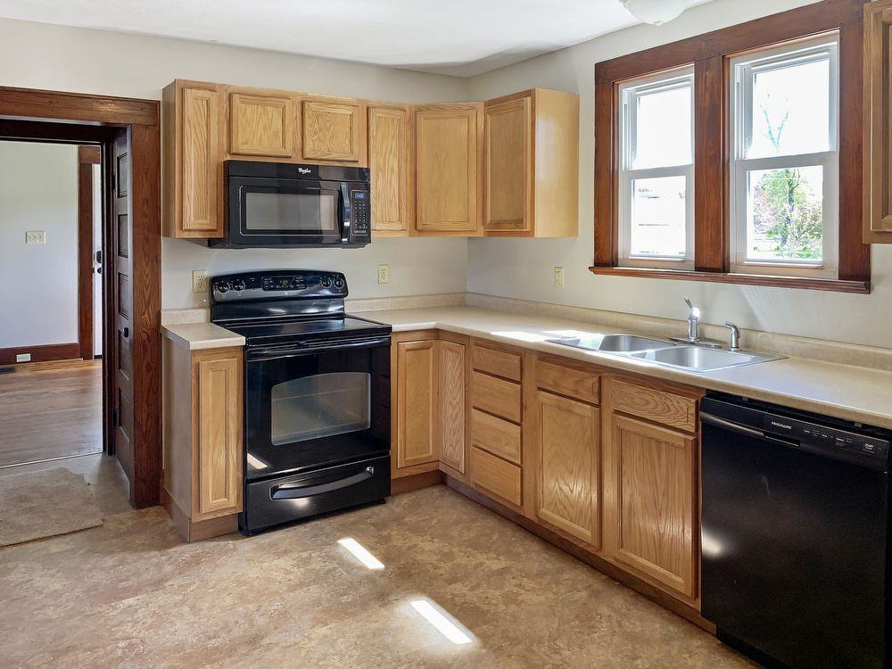 100 Beech Creek Avenue - Photo 3 of 20