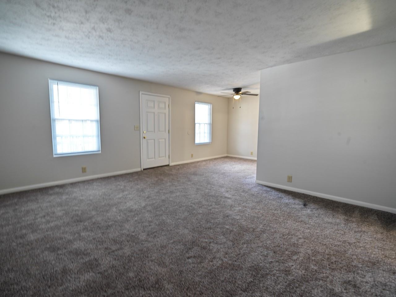 1870 Frankfort Ave - Photo 2 of 6