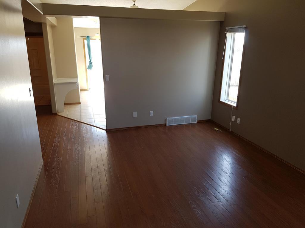 9931 93 Ave - Photo 2 of 18