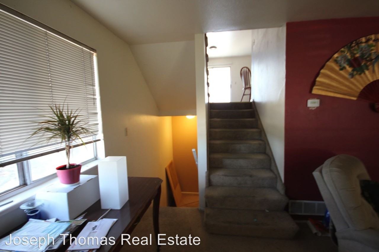 540-542 W 1720 N - Photo 2 of 11