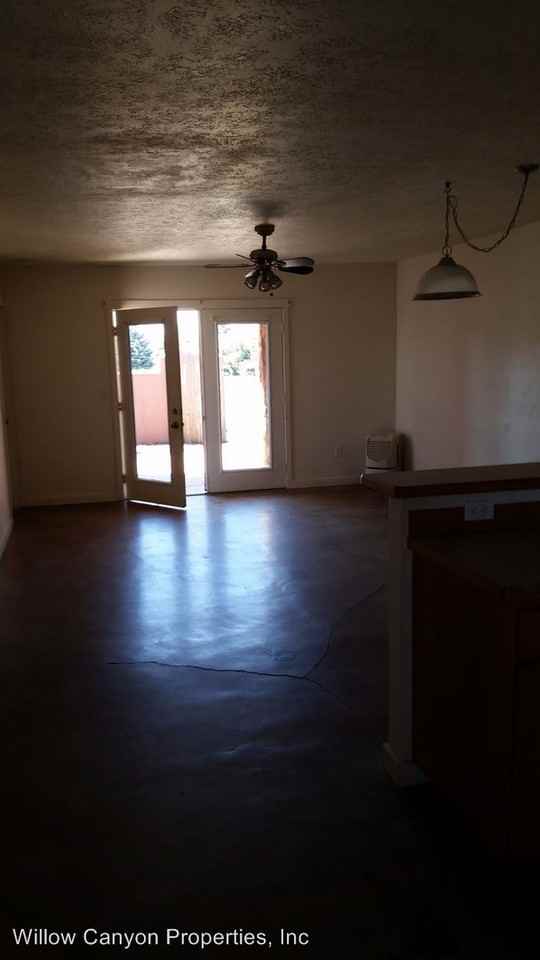 566/568 5th Street - Photo 2 of 6