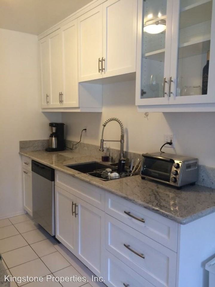 1608 S Bentley Avenue - Photo 3 of 39