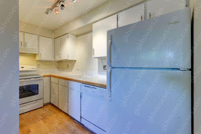 2640 Juniper Ave #1 - Photo 3 of 16