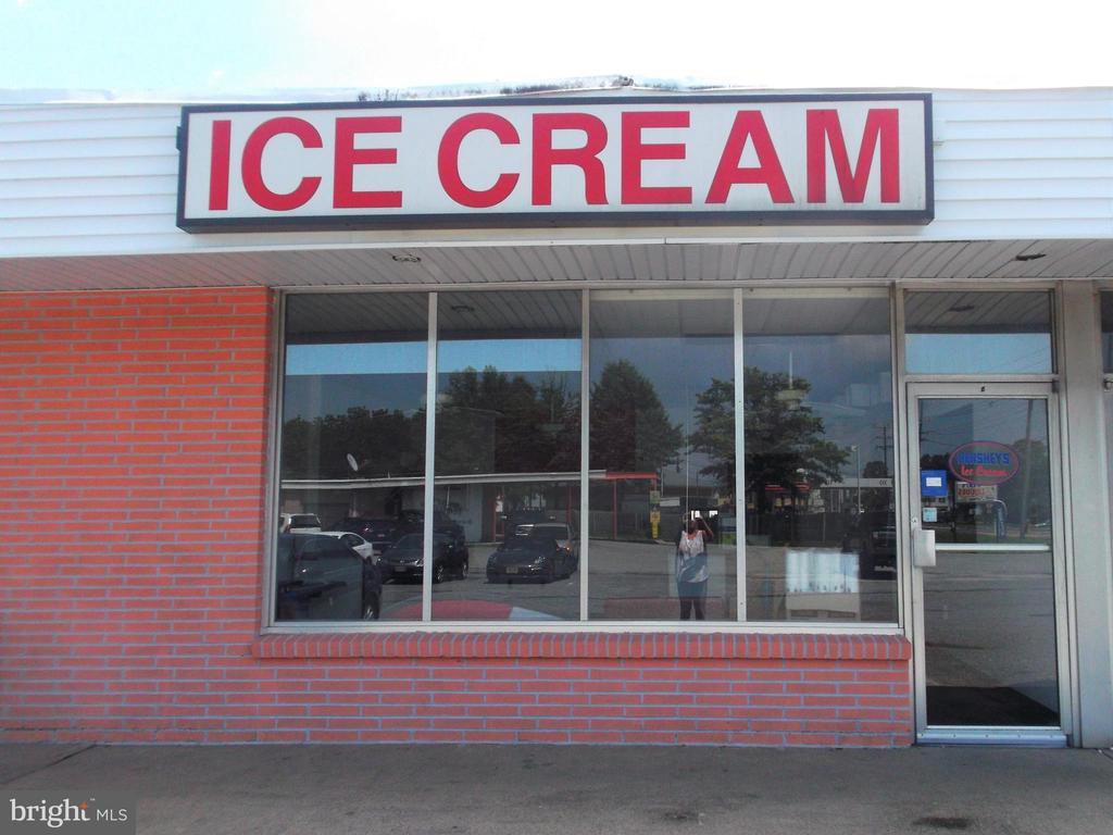 1307 Woodlane Road 3 - Photo 2 of 10