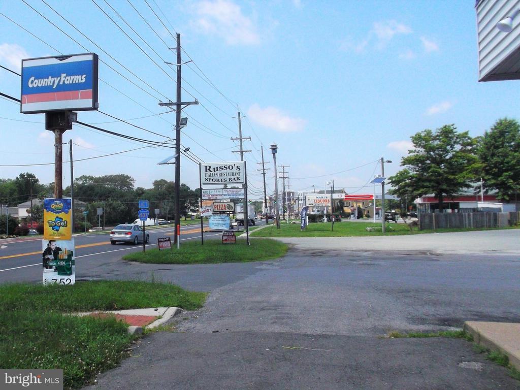 1307 Woodlane Road 3 - Photo 3 of 10