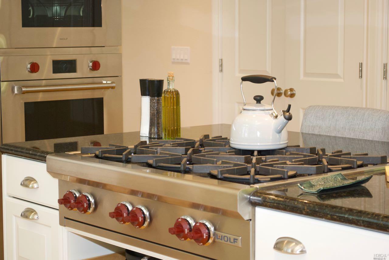 5 Tonya Lane - Photo 3 of 47