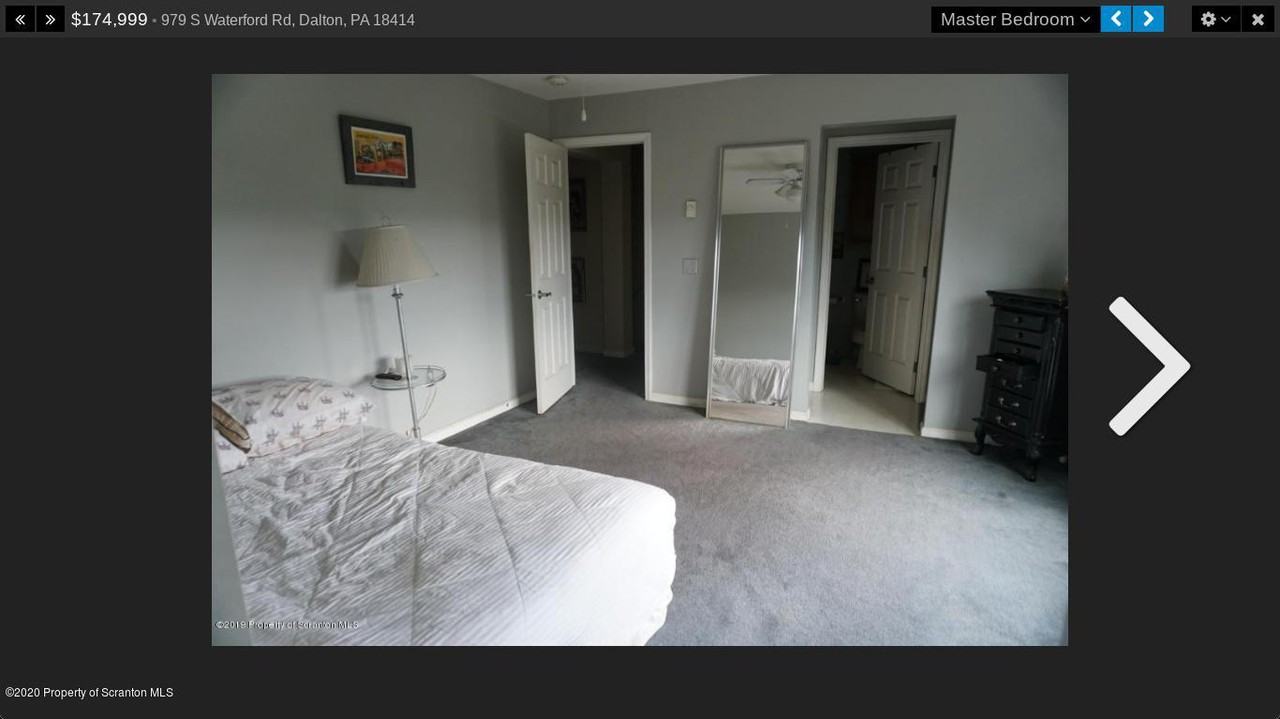 979 Waterford Rd - Photo 3 of 6