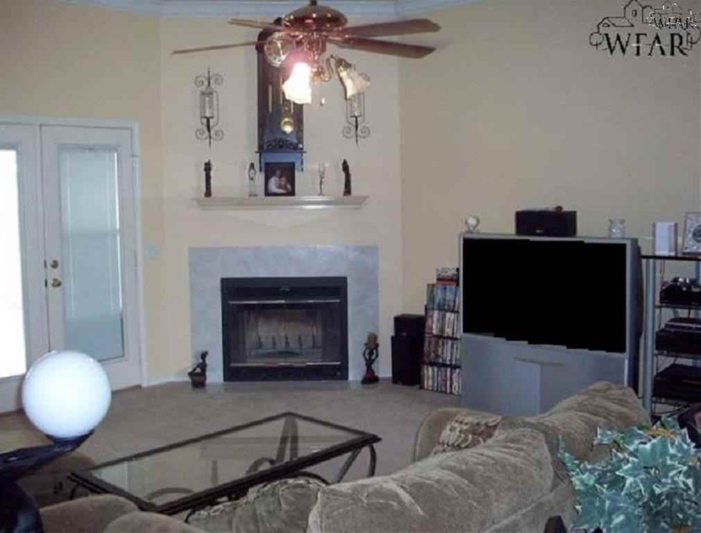 822 Sugarbush Lane - Photo 2 of 8