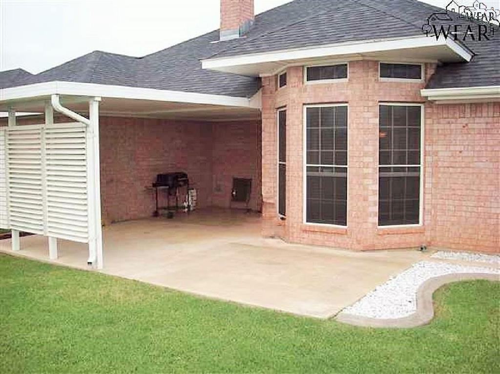 822 Sugarbush Lane - Photo 3 of 8