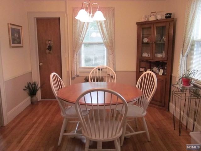 11 New York Ave - Photo 3 of 16