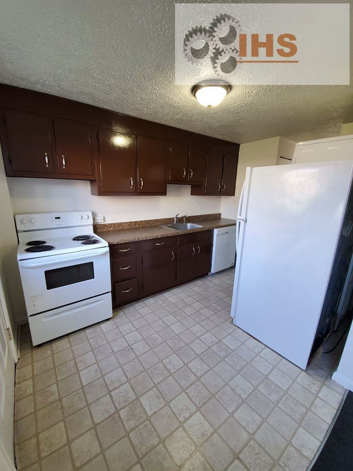 3908 Misty View Road - Photo 3 of 11