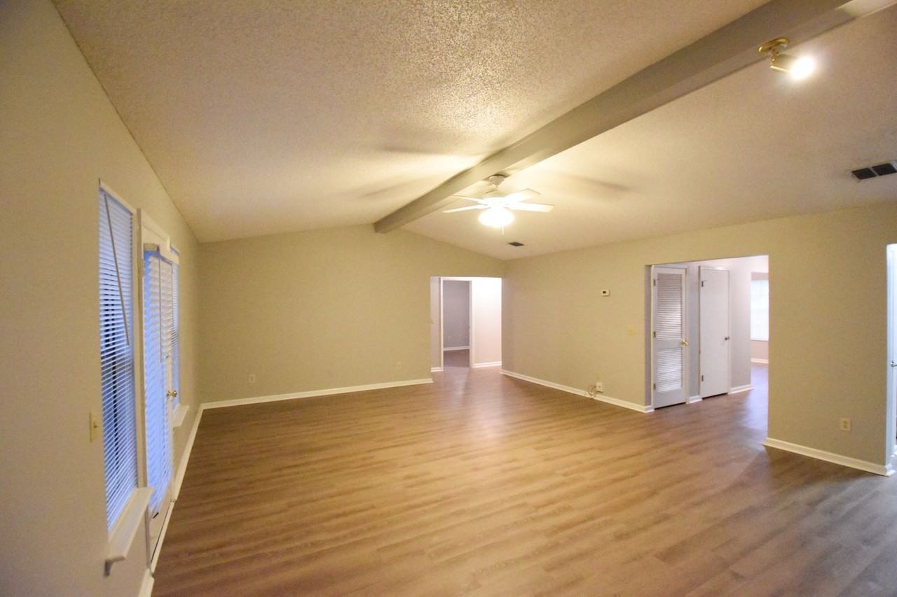 1658 Powderhorn Ct - Photo 3 of 14