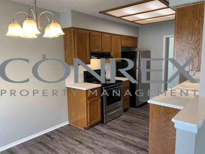 18104 East 25th Terrace South - Photo 3 of 10