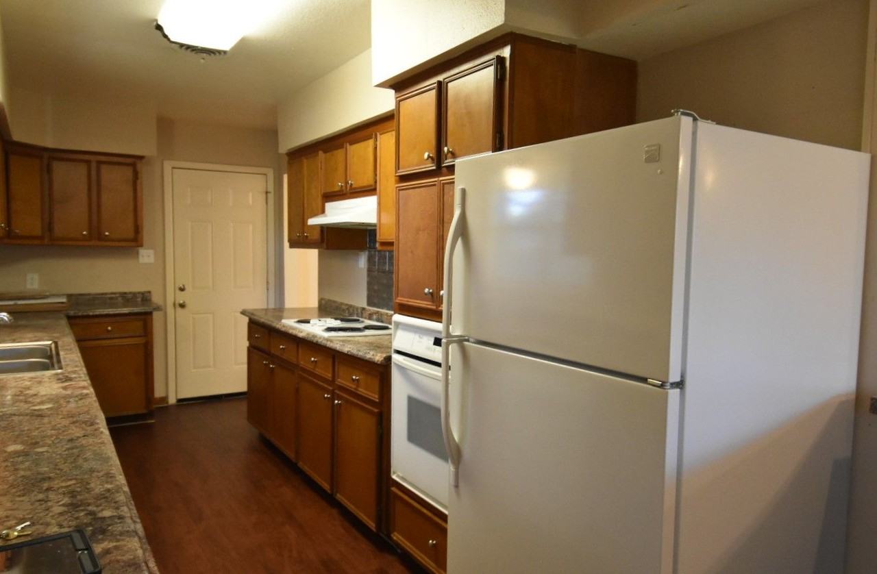 1908 Sunset Ct N - Photo 3 of 14