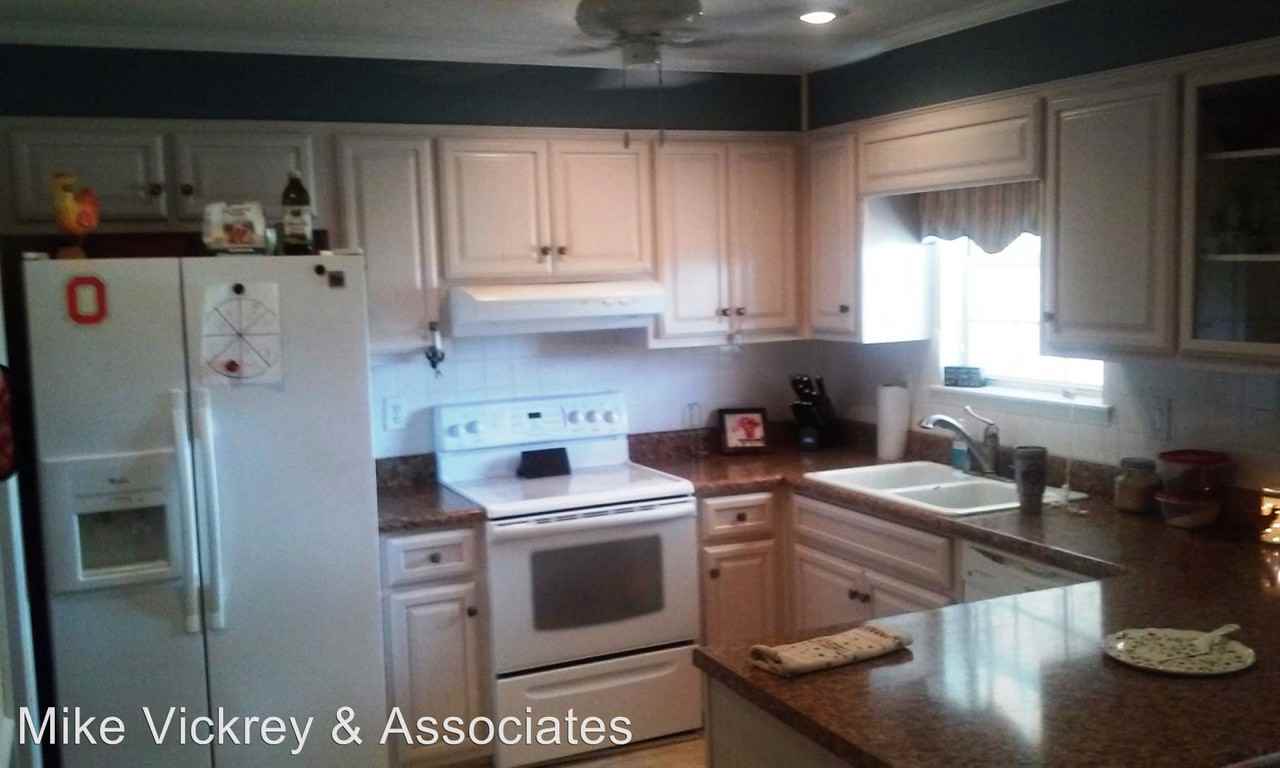 1305 Oakridge Plantation Road - Photo 2 of 24