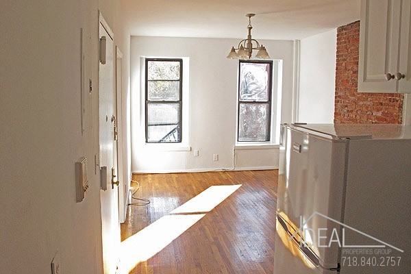 93 7th Ave 3R - Photo 2 of 8