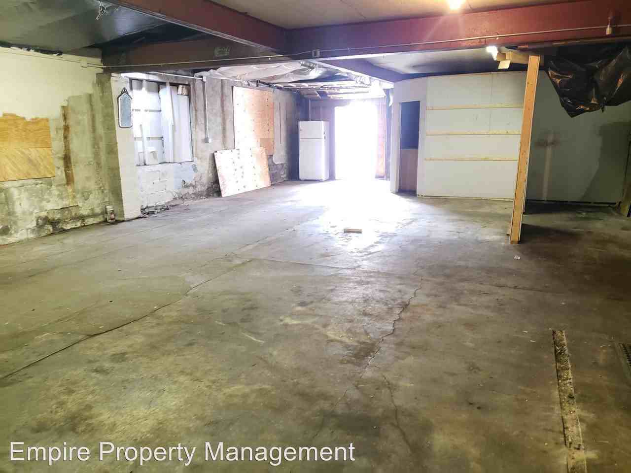 819 E 5th St - Photo 3 of 3