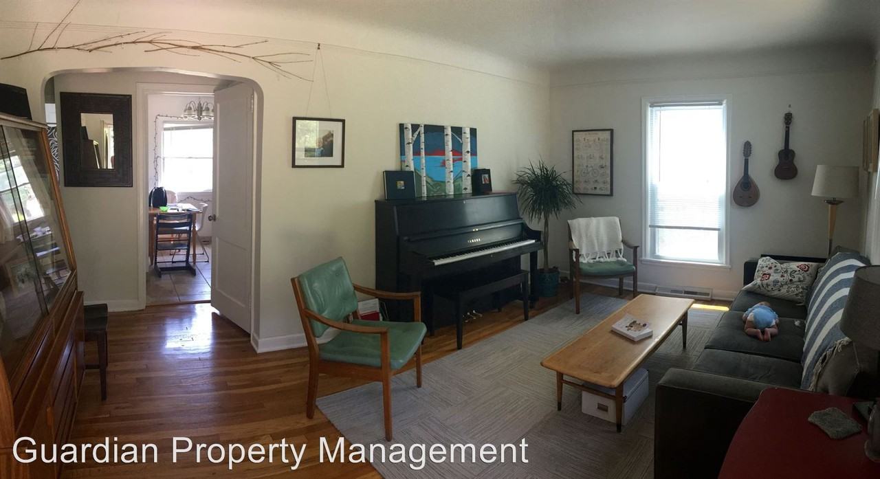 260 Xerxes Ave N - Photo 3 of 13