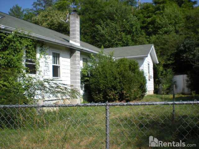 546 Old Fort Rd - Photo 2 of 8