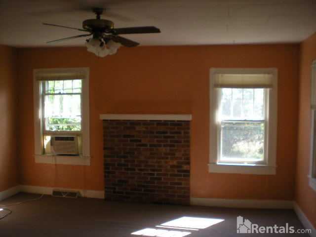 546 Old Fort Rd - Photo 3 of 8