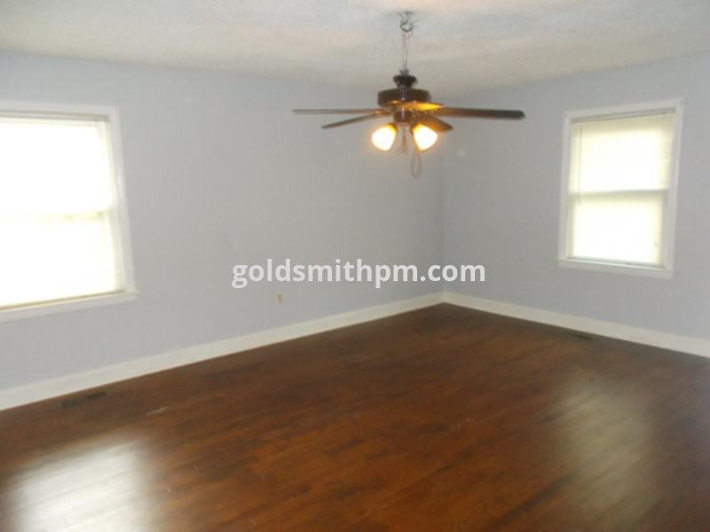 126A Cleveirvine Ave - Photo 3 of 6