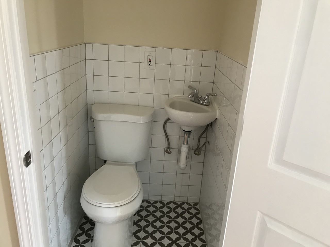 142 North Burgher Avenue Whole hous - Photo 3 of 9