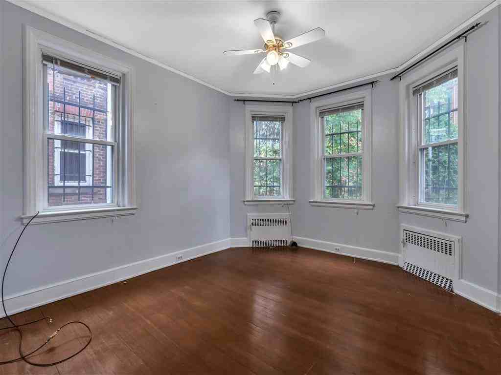 25 Lynwood Place, #5, #9, #12 - Photo 2 of 7