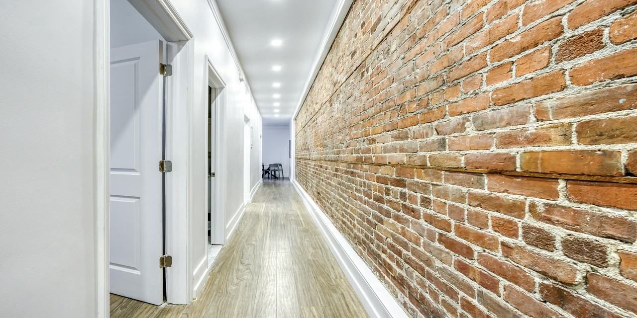 2045 Rue Chomedey #3 - Photo 2 of 9