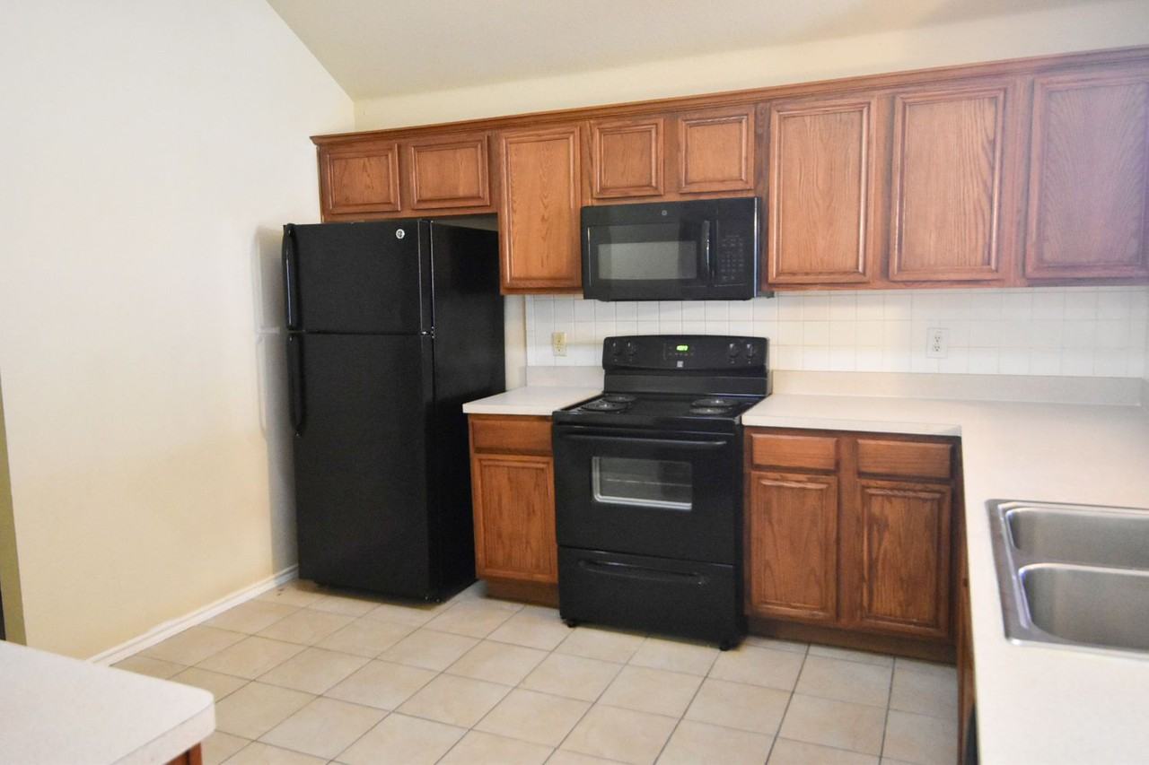 6610 Spencer Dr - Photo 3 of 14