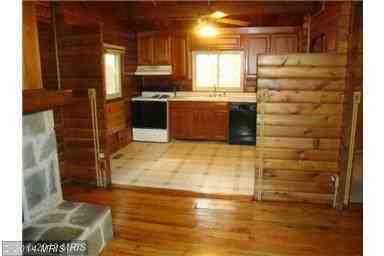 104 Columbia Dr - Photo 3 of 8