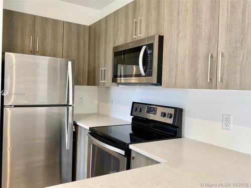 171 Nw 158th St #1 - Photo 3 of 8