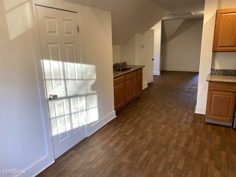 320 Winthrop Ave 3 - Photo 2 of 10